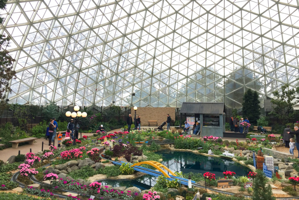 A display in the show dome at the Domes in Milwaukee.